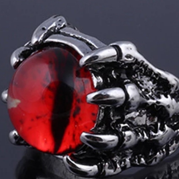 Red Dragon Eye , being held by a claw Dungeons & Dragons Evil Eye Ring - Picture 2 of 3